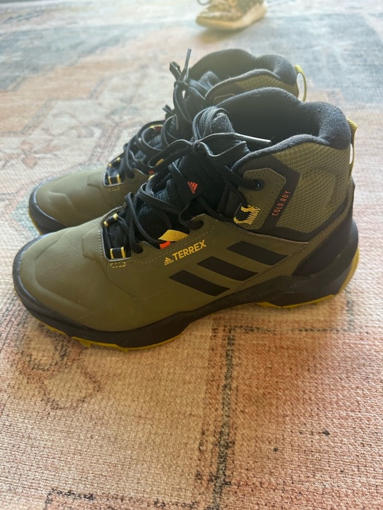 Adidas TERREX AX4 MID BETA COLD.RDY HIKING BOOTS